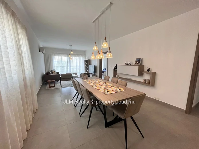 Modern 2-Bedroom Penthouse with Panoramic Park Views for Rent in Phoenix, Mauritius
