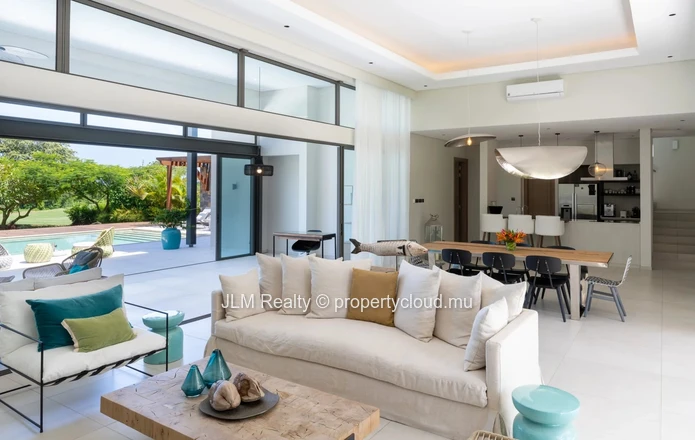 Prestigieuse duplex à vendre dans un domaine golfique sur la côte est de l’Île Maurice