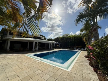 5 Bedroom Villa