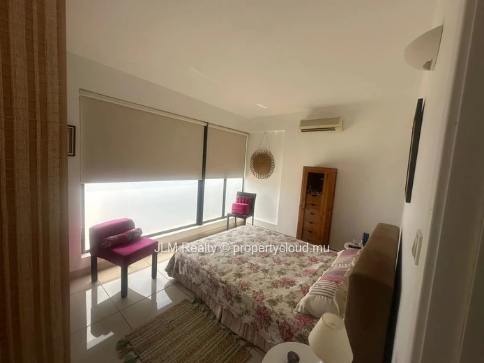 Penthouse en duplex à vendre à Rivière Noire, à quelques pas de la plage de La Preneuse – Île Maurice