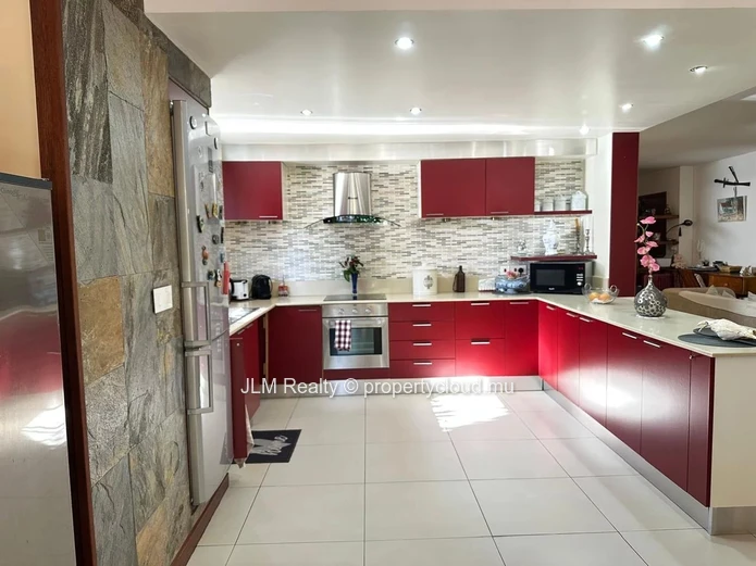 À vendre – Appartement de standing dans une résidence sécurisée à Rivière Noire, Île Maurice