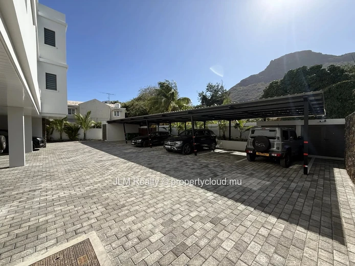 Spacieux appartement 3 chambres en suite avec grande terrasse, Rivière Noire, Maurice