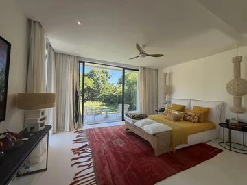 5 Bedroom Villa