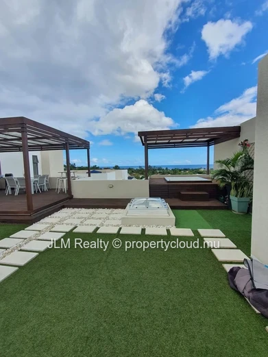 Penthouse avec rooftop et vue panoramique à vendre à Tamarin, IÎe Maurice