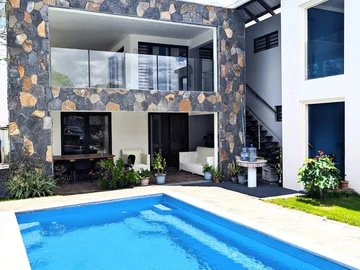 5 Bedroom Villa