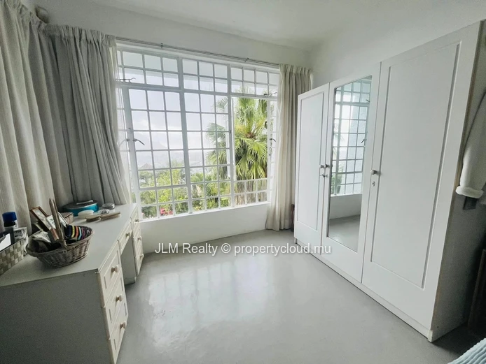À Vendre – Charmante maison familiale avec vue panoramique à Sodnac, Île Maurice