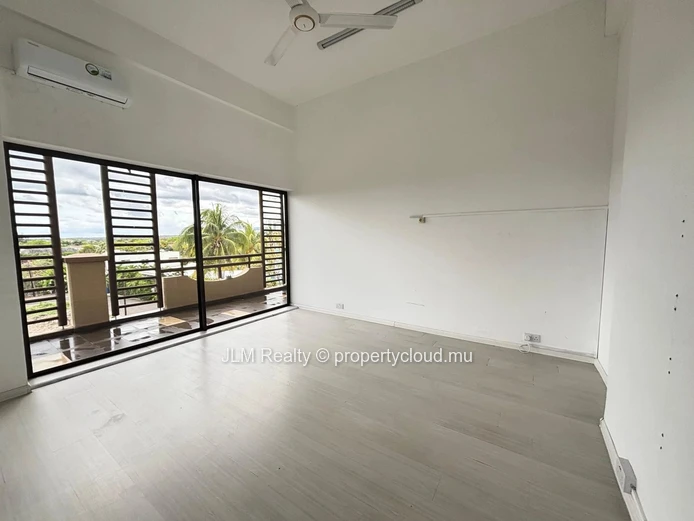 For Rent – Spacious 120 m² Office with Sea View in Tamarin, Mauritius