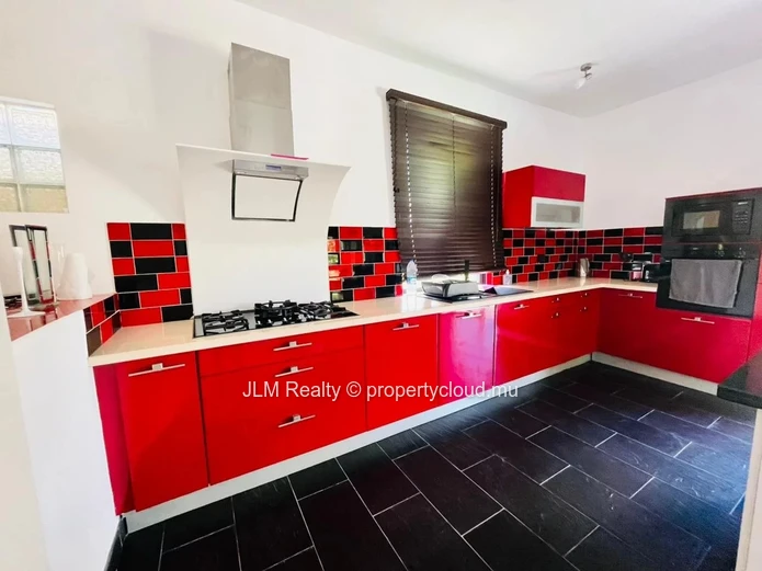 Villa à Louer à Moka, Île Maurice – 6 chambres, piscine privée, quartier résidentiel recherché