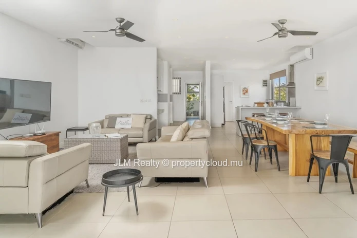 Penthouse de 3 chambres à louer à Trou aux Biches, Île Maurice – Location longue durée – Vue océan