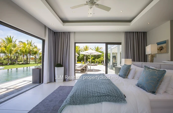 Luxueuse villa à vendre dans un domaine golfique sur la côte est de l’Île Maurice