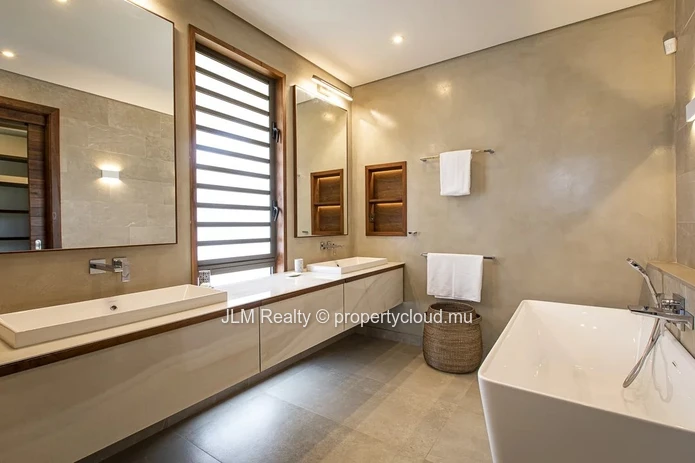 Superb luxury villa for sale in a golf estate in Beau Champ on the east coast of Mauritius