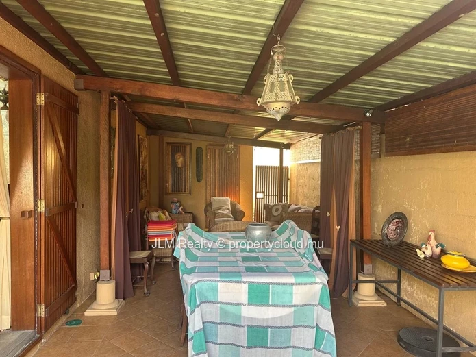 Maison spacieuse avec piscine et jardin à vendre à Tamarin, Île Maurice