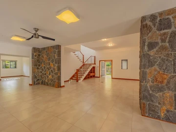 7 Bedroom Villa