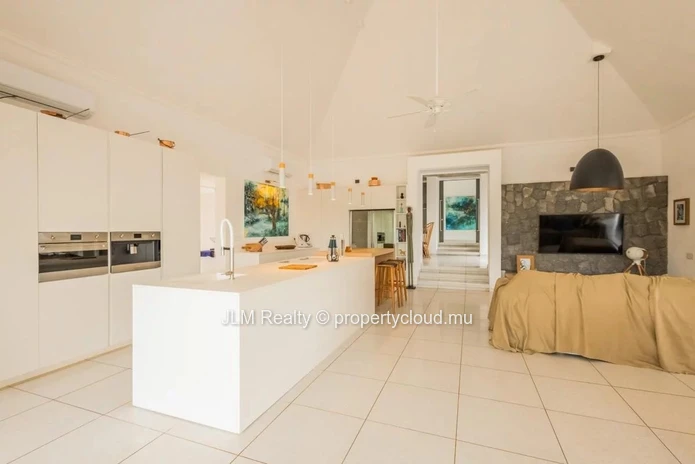 Exceptional Villa with Panoramic View and 25 meter Swimming Pool for Sale in Black River, Mauritius
