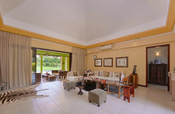 For Sale – Exquisite Villa in a Secure Golf Estate in Tamarin, Mauritius