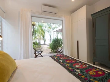 6 Bedroom Villa