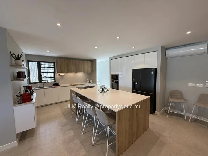 Spacieux appartement 3 chambres en suite avec grande terrasse, Rivière Noire, Maurice