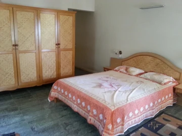 6 Bedroom Villa