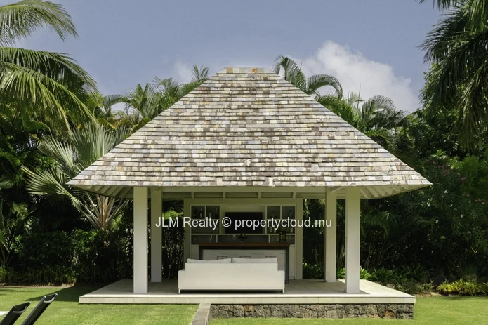 Villa de Prestige avec 4 Chambres et Grand Terrain à Vendre dans un Domaine Golfique d’Exception à l'Île Maurice